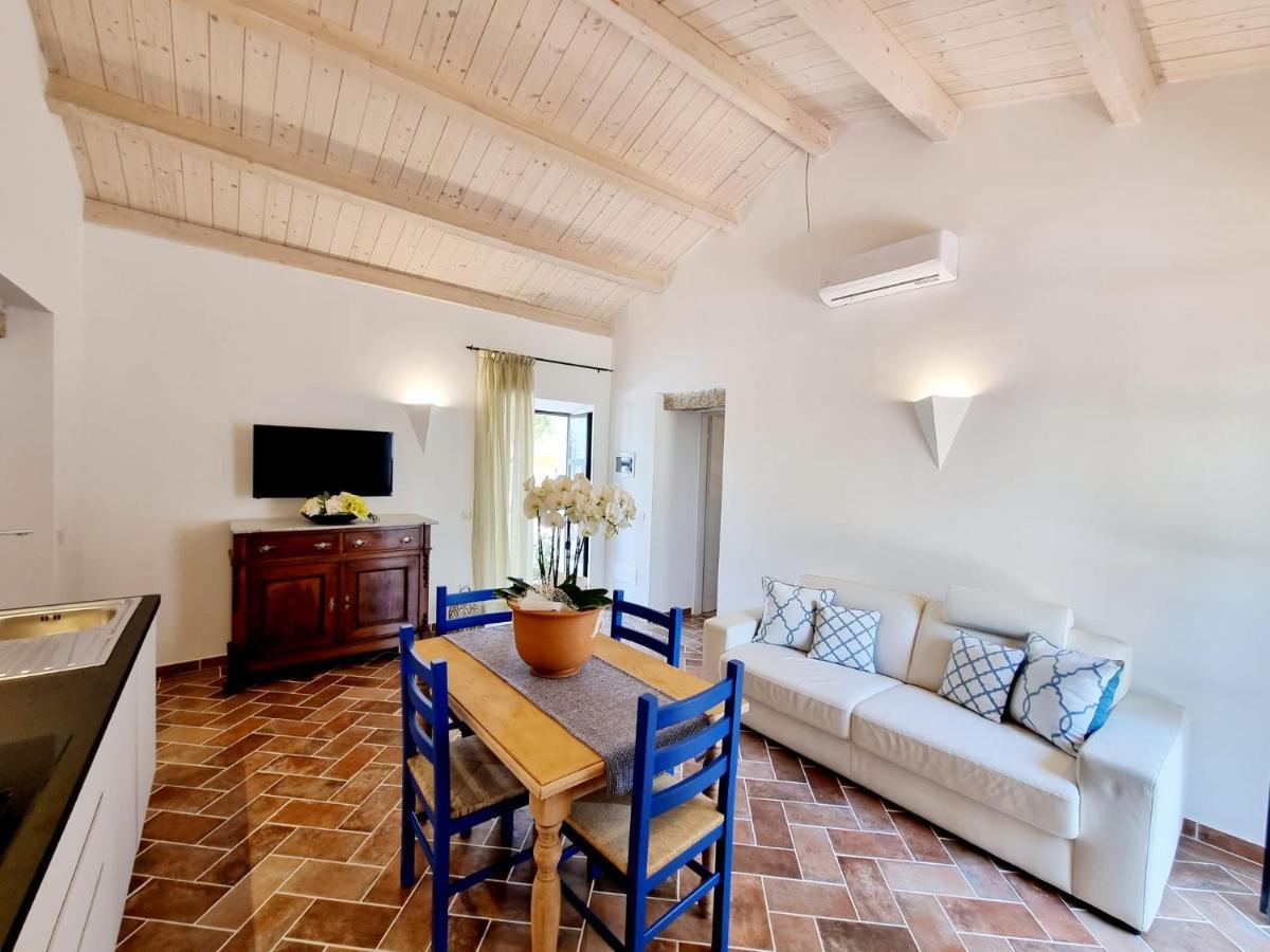 Апартаменты Stazzo San Teodoro La Quercia Piscina Condivisa Экстерьер фото